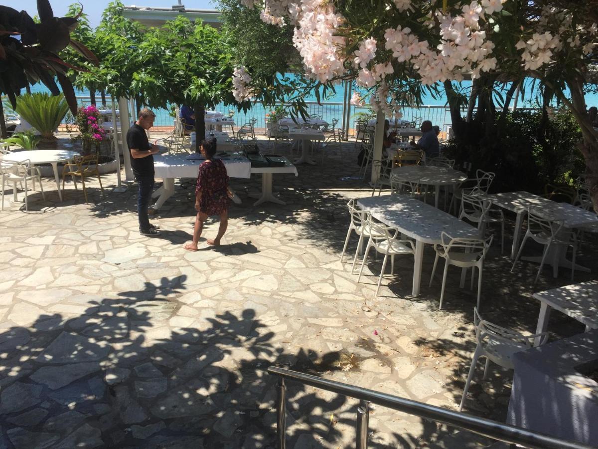 Ajaccio Magnifique T2 45M2 Neuf 5 Personnes Clim Wifi Stationnement Gratuit Centre Ville Plage A 300M Eksteriør billede